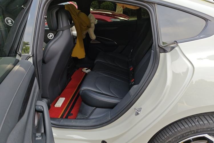 Used Xiaomi Auto SU7 2024 Four-Wheel-Drive Max Founder's Edition Interior 4