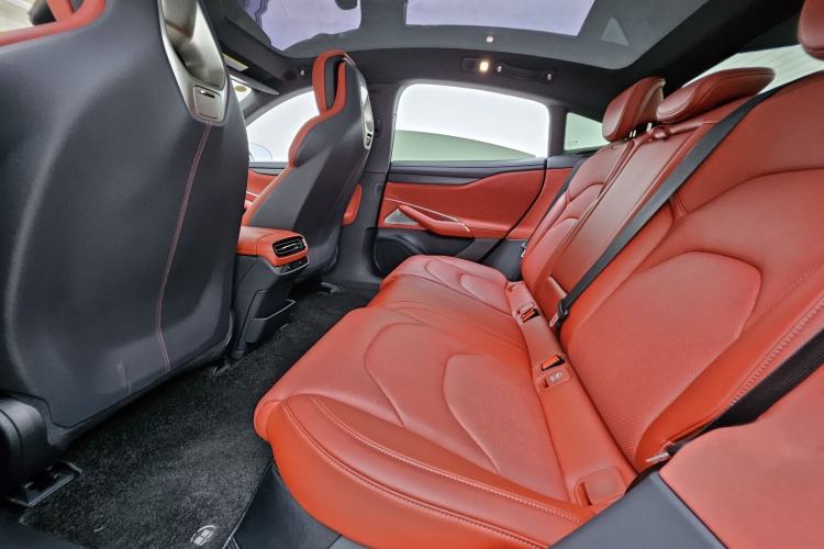 Used Xiaomi Auto SU7 2024 Rear-Drive Ultra-Long Range Advanced Pro-Level Intelligent Driving Version Interior 4