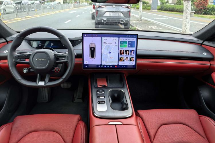 Used Xiaomi Auto SU7 2024 Rear-Drive Long-Range Intelligent Driving Version Interior 4