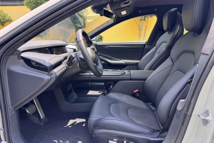 Used Xiaomi Auto SU7 2024 Four-Wheel Drive Ultra-Long Range Advanced Intelligent Driving Max Edition Interior 4