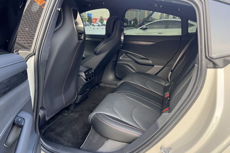 Used Xiaomi Auto SU7 2024 Rear-Drive Ultra-Long Range Advanced Pro-Level Intelligent Driving Version Interior 4