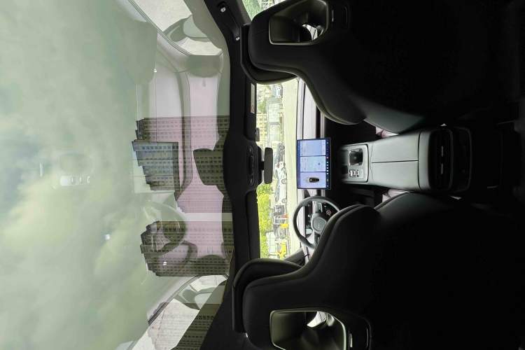 Used Xiaomi Auto SU7 2024 Rear-Drive Ultra-Long Range Advanced Pro-Level Intelligent Driving Version Interior 4