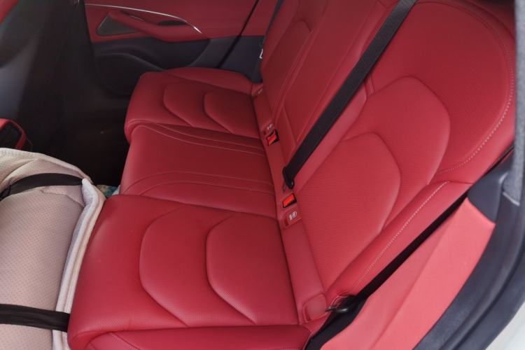 Used Xiaomi Auto SU7 2024 Rear-Drive Ultra-Long Range Advanced Pro-Level Intelligent Driving Version Interior 4