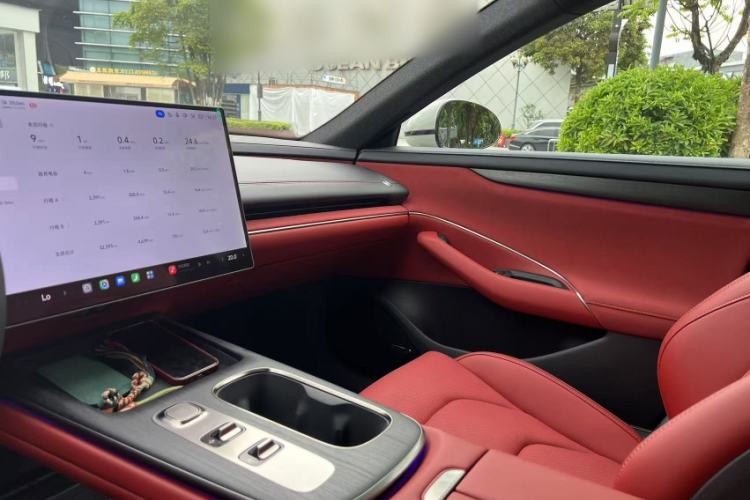 Used Xiaomi Auto SU7 2024 Rear-Drive Ultra-Long Range Advanced Pro-Level Intelligent Driving Version Interior 4