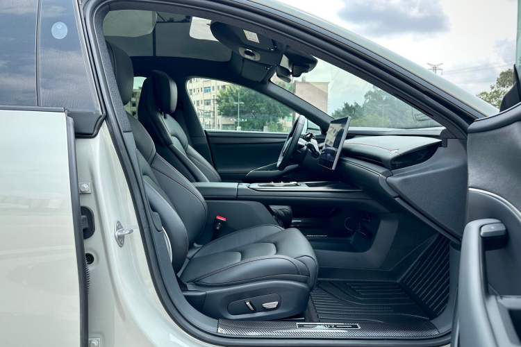 Used Xiaomi Auto SU7 2024 Rear-Drive Long-Range Intelligent Driving Version Interior 7