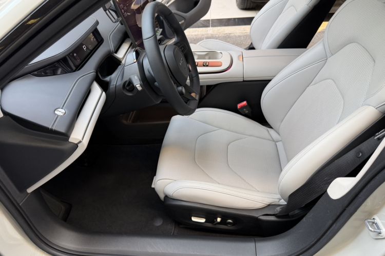 Used Xiaomi Auto SU7 2024 Rear-Drive Long-Range Intelligent Driving Version Interior 8