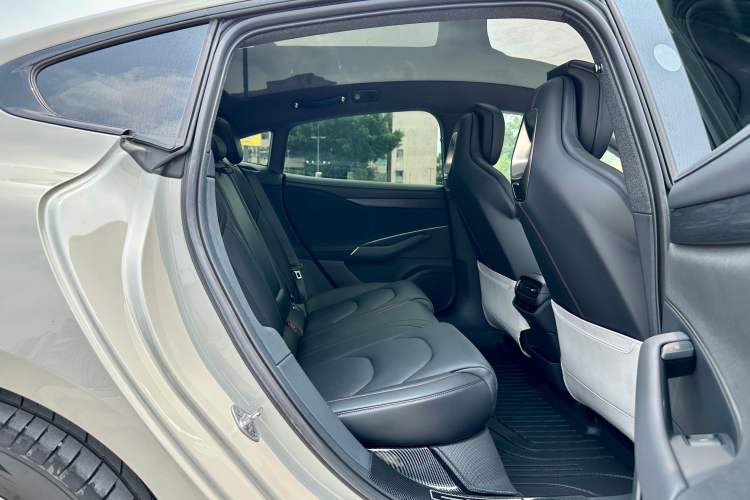 Used Xiaomi Auto SU7 2024 Rear-Drive Long-Range Intelligent Driving Version Interior 8