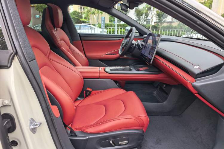 Used Xiaomi Auto SU7 2024 Rear-Drive Long-Range Intelligent Driving Version Interior 8