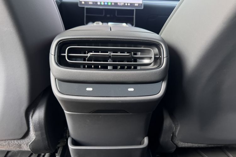 Used Xiaomi Auto SU7 2024 Rear-Drive Ultra-Long Range Advanced Pro-Level Intelligent Driving Version Interior 9