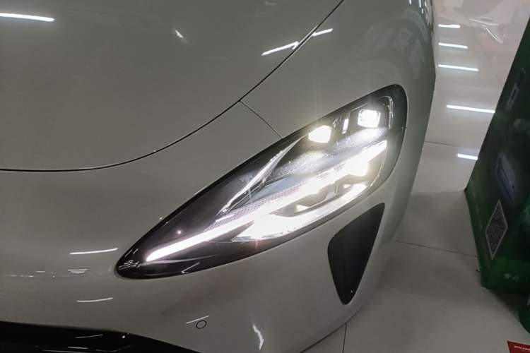 Used Xiaomi Auto SU7 2024 Rear-Drive Long-Range Intelligent Driving Version Left Front Headlight
