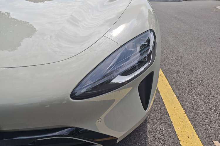 Used Xiaomi Auto SU7 2024 Four-Wheel Drive Ultra-Long Range Advanced Intelligent Driving Max Edition Left Front Headlight