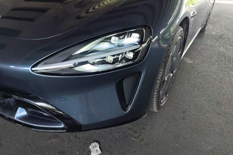 Used Xiaomi Auto SU7 2024 Rear-Drive Ultra-Long Range Advanced Pro-Level Intelligent Driving Version Left Front Headlight