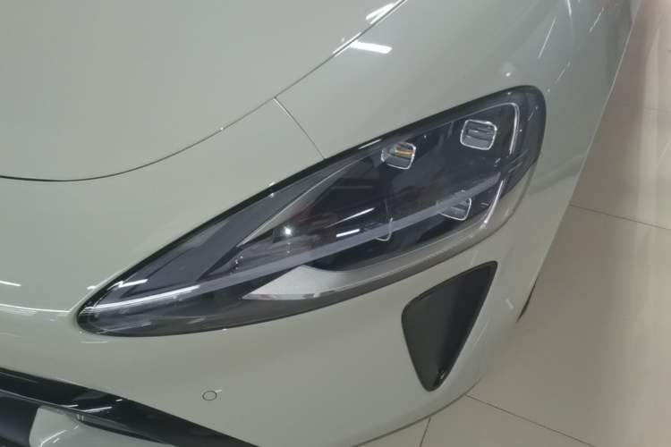Used Xiaomi Auto SU7 2024 Four-Wheel-Drive Max Founder's Edition Left Front Headlight