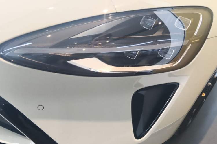 Used Xiaomi Auto SU7 2024 Rear-Drive Long-Range Intelligent Driving Version Left Front Headlight