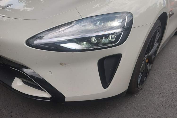 Used Xiaomi Auto SU7 2024 Four-Wheel Drive Ultra-Long Range Advanced Intelligent Driving Max Edition Left Front Headlight