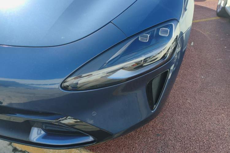 Used Xiaomi Auto SU7 2024 Rear-Drive Long-Range Intelligent Driving Version Left Front Headlight