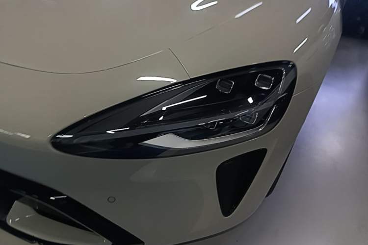 Used Xiaomi Auto SU7 2024 Rear-Drive Long-Range Intelligent Driving Version Left Front Headlight