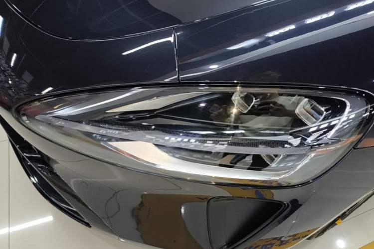 Used Xiaomi Auto SU7 2024 Four-Wheel Drive Ultra-Long Range Advanced Intelligent Driving Max Edition Left Front Headlight