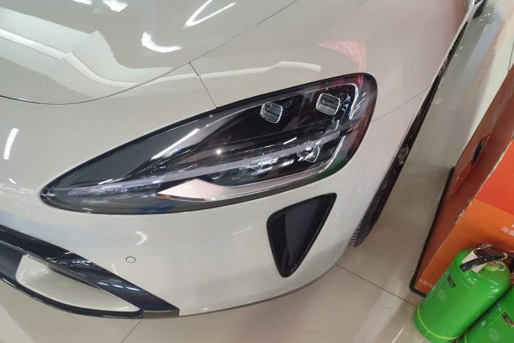 Used Xiaomi Auto SU7 2024 Rear-Drive Long-Range Intelligent Driving Version Left Front Headlight