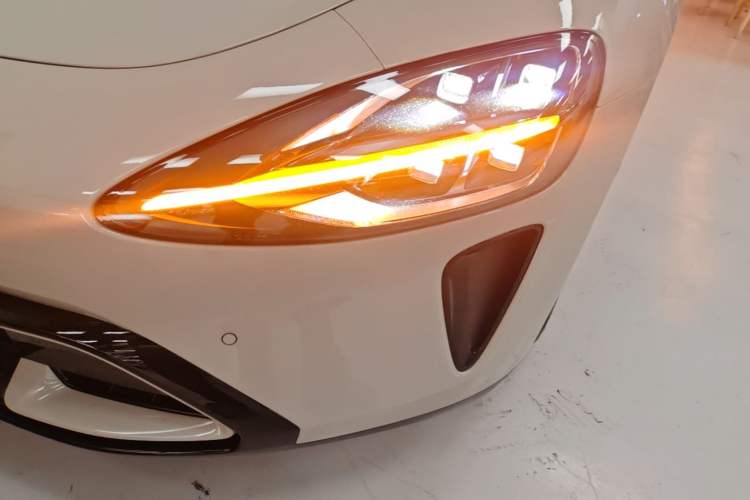 Used Xiaomi Auto SU7 2024 Rear-Drive Long-Range Intelligent Driving Version Left Front Headlight