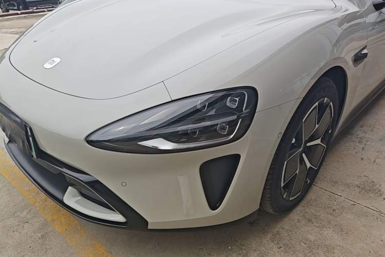 Used Xiaomi Auto SU7 2024 Rear-Drive Long-Range Intelligent Driving Version Left Front Headlight