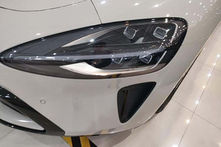 Used Xiaomi Auto SU7 2024 Rear-Drive Long-Range Intelligent Driving Version Left Front Headlight