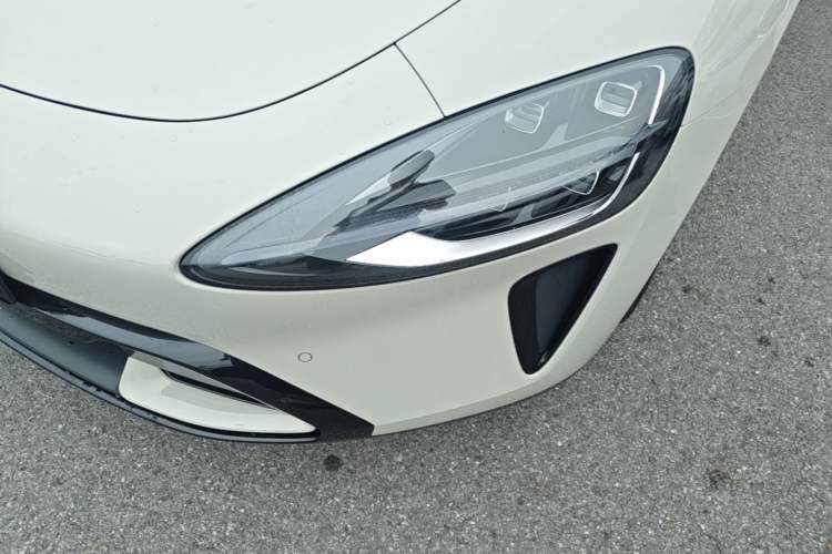 Used Xiaomi Auto SU7 2024 Rear-Drive Long-Range Intelligent Driving Version Left Front Headlight
