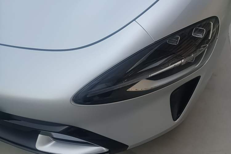 Used Xiaomi Auto SU7 2024 Rear-Drive Long-Range Intelligent Driving Version Left Front Headlight
