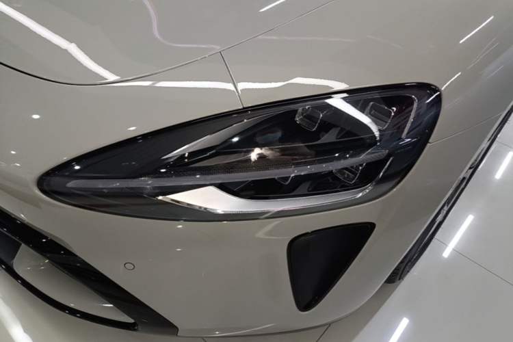 Used Xiaomi Auto SU7 2024 Rear-Drive Long-Range Intelligent Driving Version Left Front Headlight