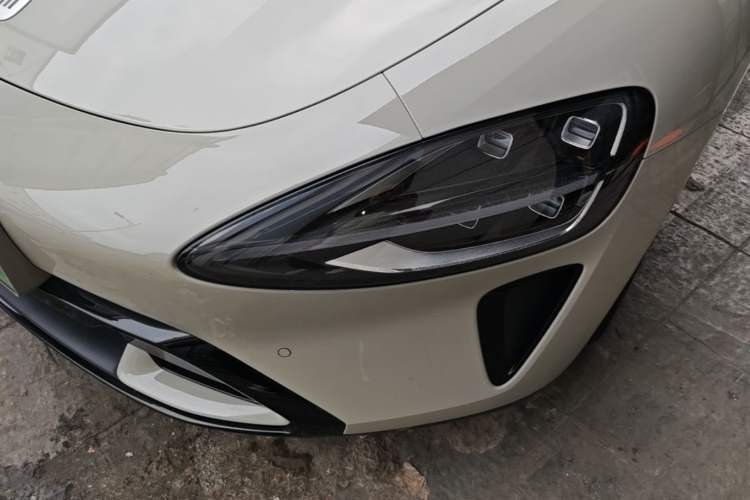 Used Xiaomi Auto SU7 2024 Rear-Drive Long-Range Intelligent Driving Version Left Front Headlight