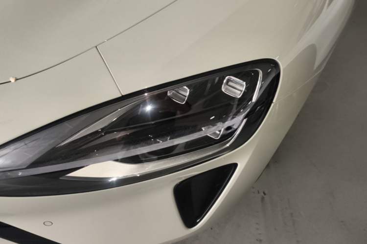 Used Xiaomi Auto SU7 2024 Rear-Drive Ultra-Long Range Advanced Pro-Level Intelligent Driving Version Left Front Headlight