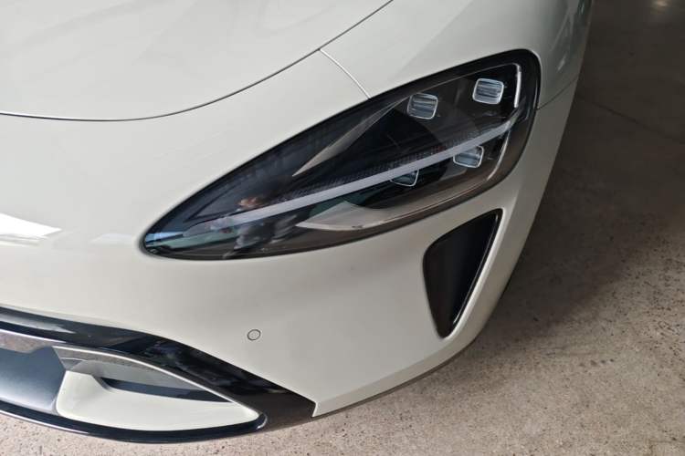 Used Xiaomi Auto SU7 2024 Rear-Drive Long-Range Intelligent Driving Version Left Front Headlight