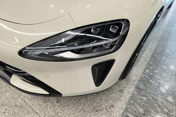 Used Xiaomi Auto SU7 2024 Rear-Drive Long-Range Intelligent Driving Version Left Front Headlight