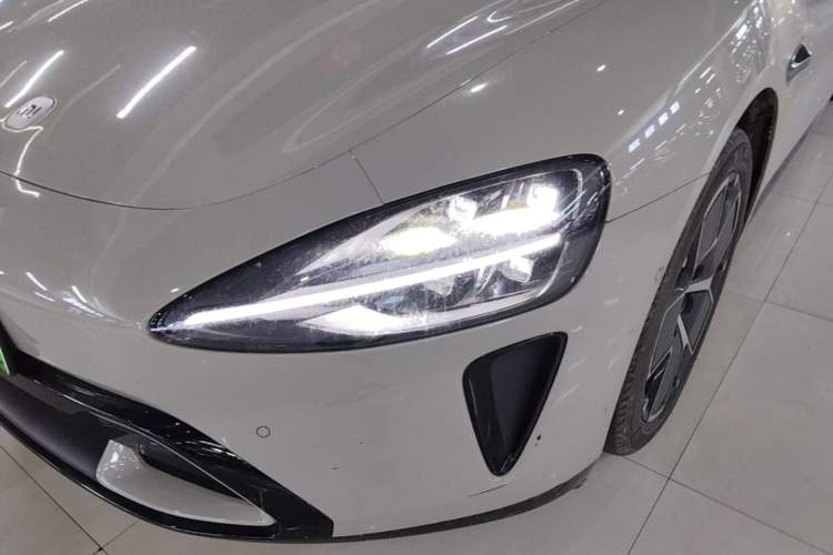 Used Xiaomi Auto SU7 2024 Rear-Drive Long-Range Intelligent Driving Version Left Front Headlight