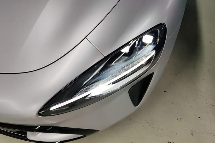 Used Xiaomi Auto SU7 2024 Four-Wheel Drive Ultra-Long Range Advanced Intelligent Driving Max Edition Left Front Headlight