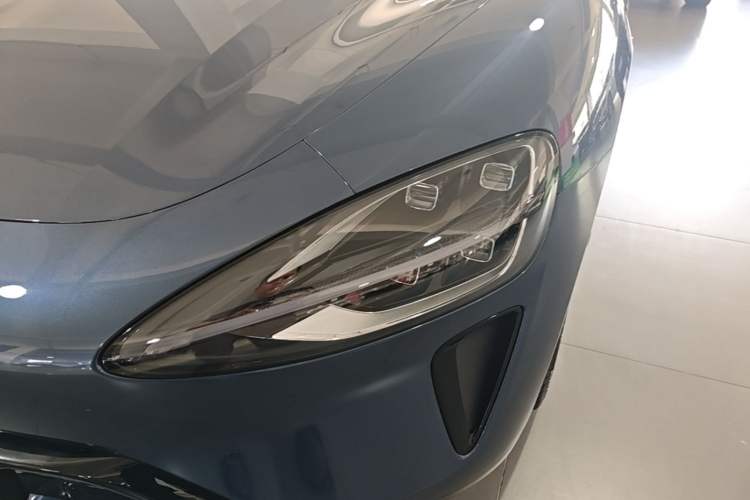 Used Xiaomi Auto SU7 2024 Rear-Drive Long-Range Intelligent Driving Version Left Front Headlight