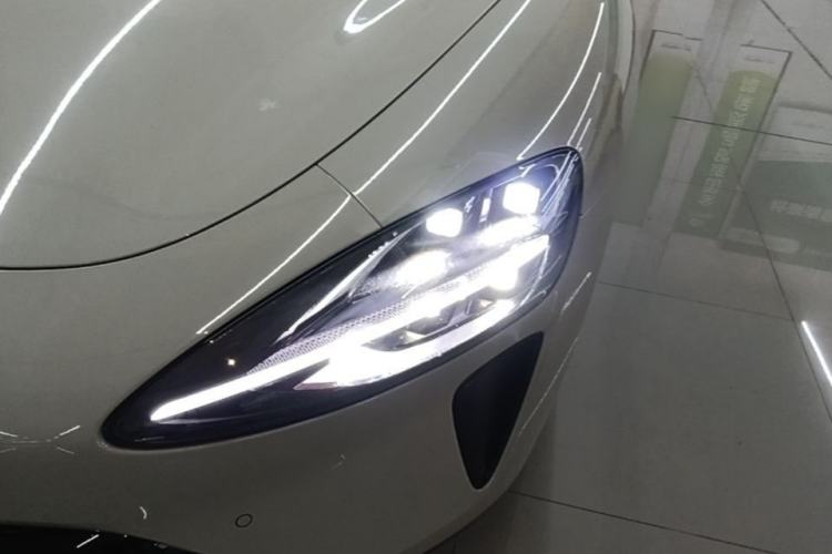 Used Xiaomi Auto SU7 2024 Rear-Drive Long-Range Intelligent Driving Version Left Front Headlight