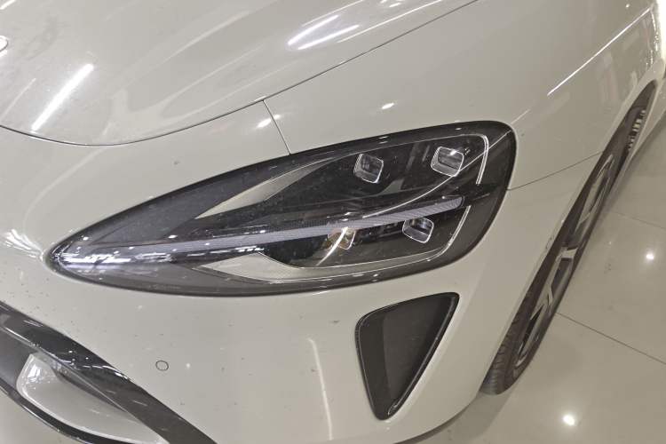 Used Xiaomi Auto SU7 2024 Rear-Drive Ultra-Long Range Advanced Pro-Level Intelligent Driving Version Left Front Headlight