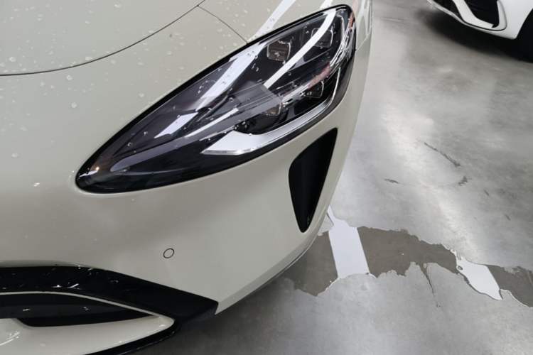 Used Xiaomi Auto SU7 2024 Rear-Drive Long-Range Intelligent Driving Version Left Front Headlight