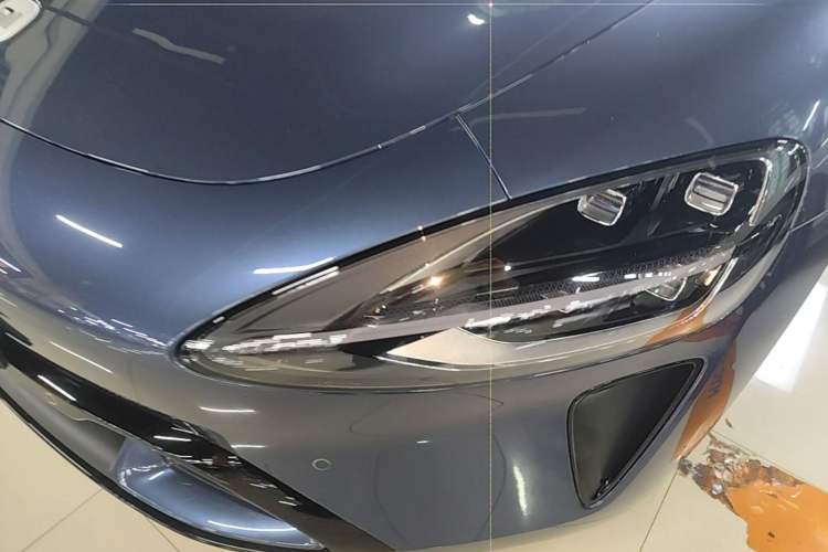 Used Xiaomi Auto SU7 2024 Four-Wheel Drive Ultra-Long Range Advanced Intelligent Driving Max Edition Left Front Headlight