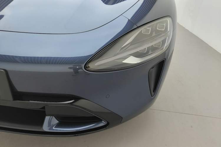 Used Xiaomi Auto SU7 2024 Rear-Drive Ultra-Long Range Advanced Pro-Level Intelligent Driving Version Left Front Headlight