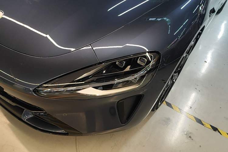 Used Xiaomi Auto SU7 2024 Four-Wheel Drive Ultra-Long Range Advanced Intelligent Driving Max Edition Left Front Headlight