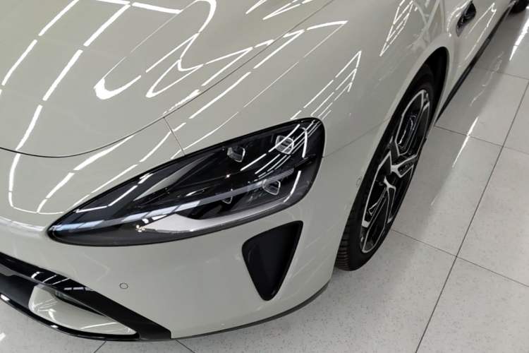 Used Xiaomi Auto SU7 2024 Four-Wheel Drive Ultra-Long Range Advanced Intelligent Driving Max Edition Left Front Headlight
