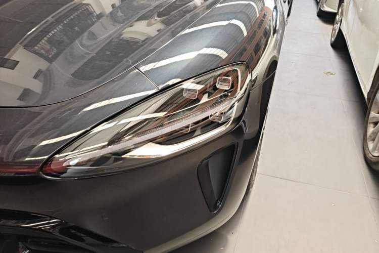 Used Xiaomi Auto SU7 2024 Rear-Drive Long-Range Intelligent Driving Version Left Front Headlight