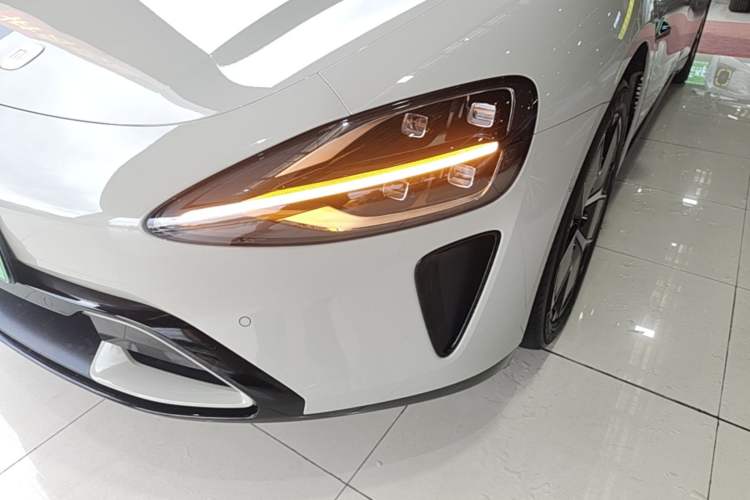Used Xiaomi Auto SU7 2024 Rear-Drive Long-Range Intelligent Driving Version Left Front Headlight