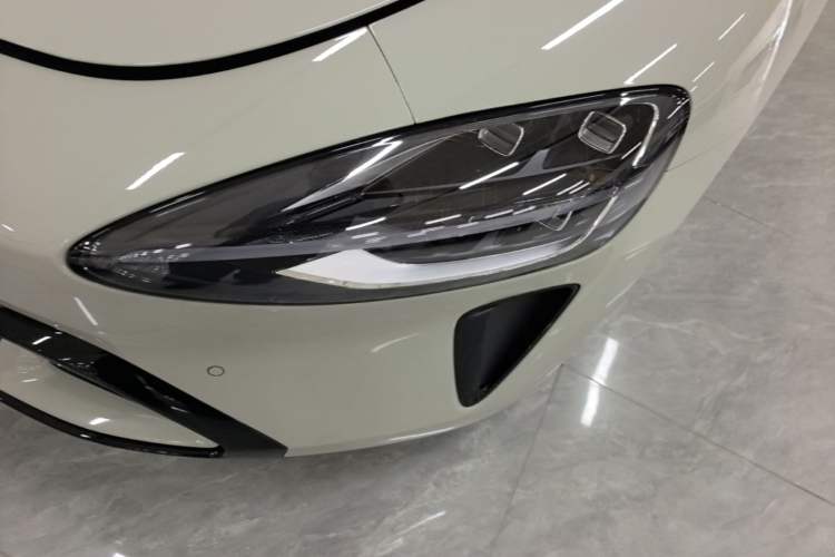 Used Xiaomi Auto SU7 2024 Rear-Drive Long-Range Intelligent Driving Version Left Front Headlight