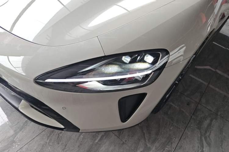 Used Xiaomi Auto SU7 2024 Rear-Drive Long-Range Intelligent Driving Version Left Front Headlight
