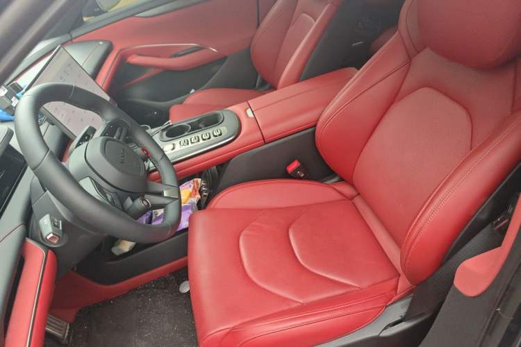 Used Xiaomi Auto SU7 2024 Four-Wheel Drive Ultra-Long Range Advanced Intelligent Driving Max Edition Left Front Seat