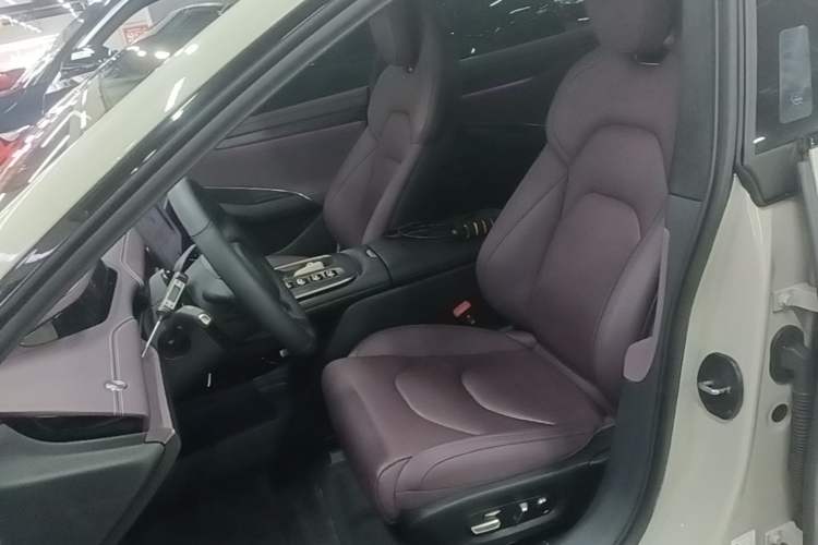 Used Xiaomi Auto SU7 2024 Four-Wheel Drive Ultra-Long Range Advanced Intelligent Driving Max Edition Left Front Seat