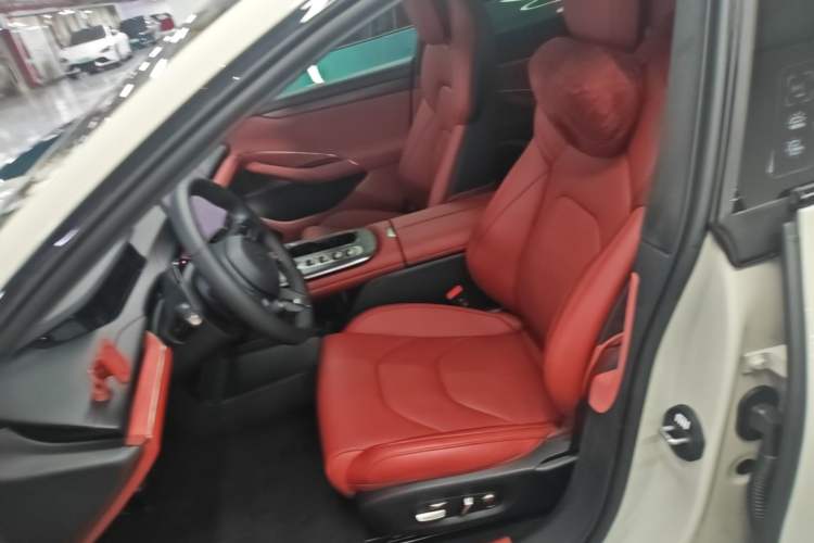 Used Xiaomi Auto SU7 2024 Four-Wheel Drive Ultra-Long Range Advanced Intelligent Driving Max Edition Left Front Seat